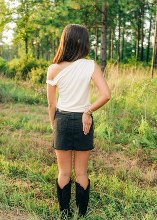 Black Frayed Hem Mini Skirt | Select Trends Boutique