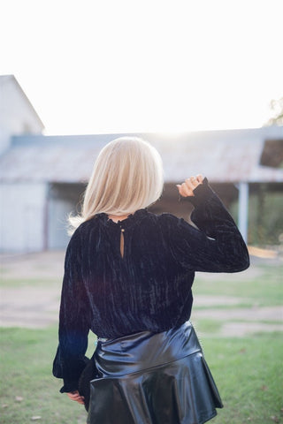 Black Quinn Velvet Top | Select Trends Boutique