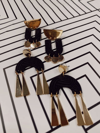 Black/Gold Textured U Drops | Select Trends Boutique