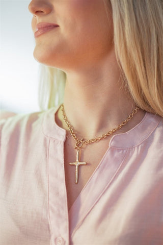 Gold Chain Link Hammered Cross Necklace | Select Trends Boutique