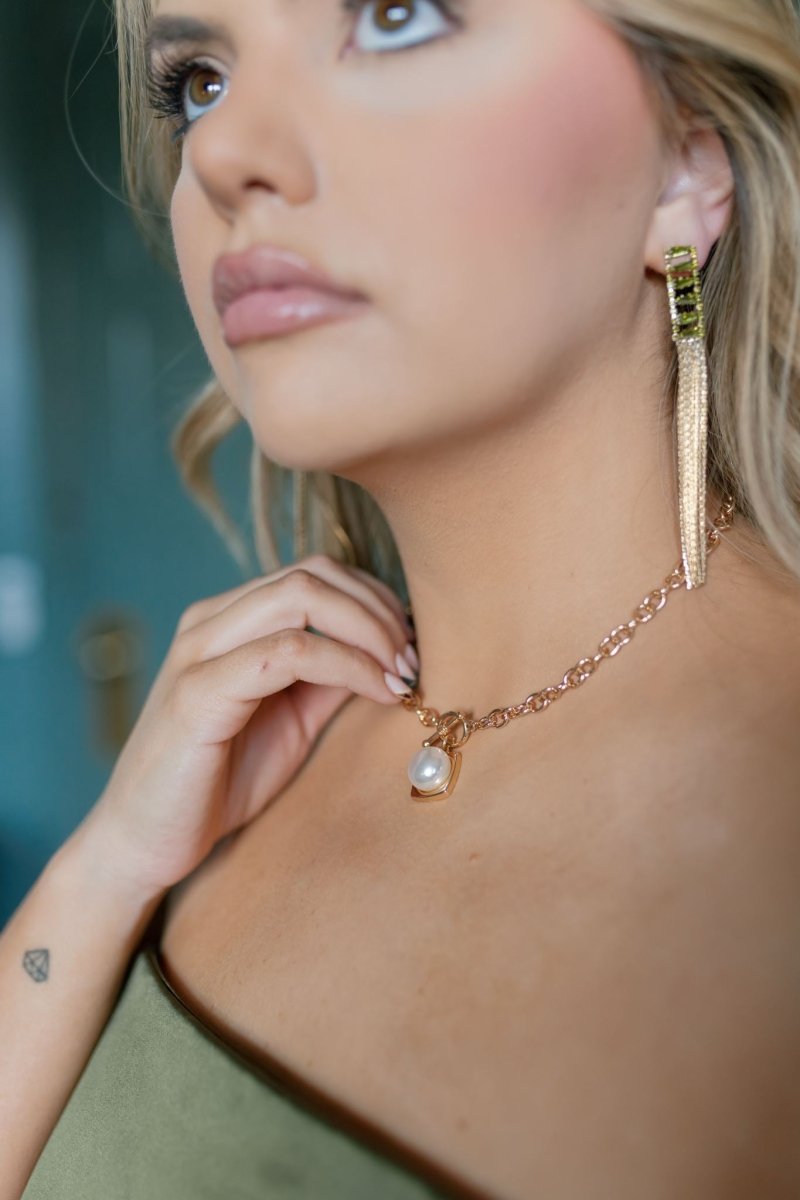 Gold Chain Pearl Toggle Necklace