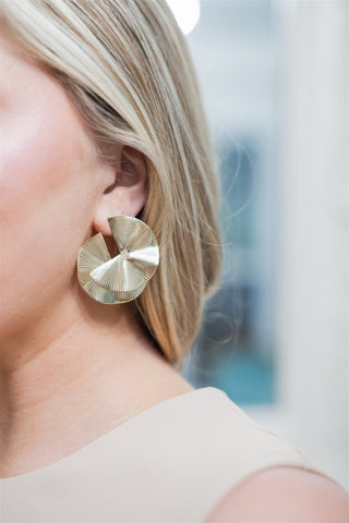 Gold Clam Earrings | Select Trends Boutique