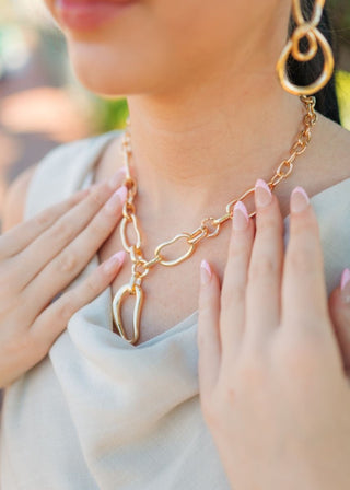 Gold Oval Chain Link Necklace | Select Trends Boutique