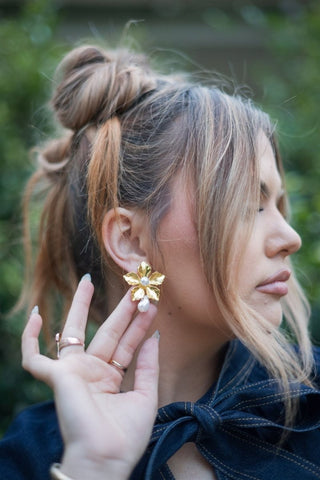 Gold Pearl Flower Earrings - Select Trends Boutique