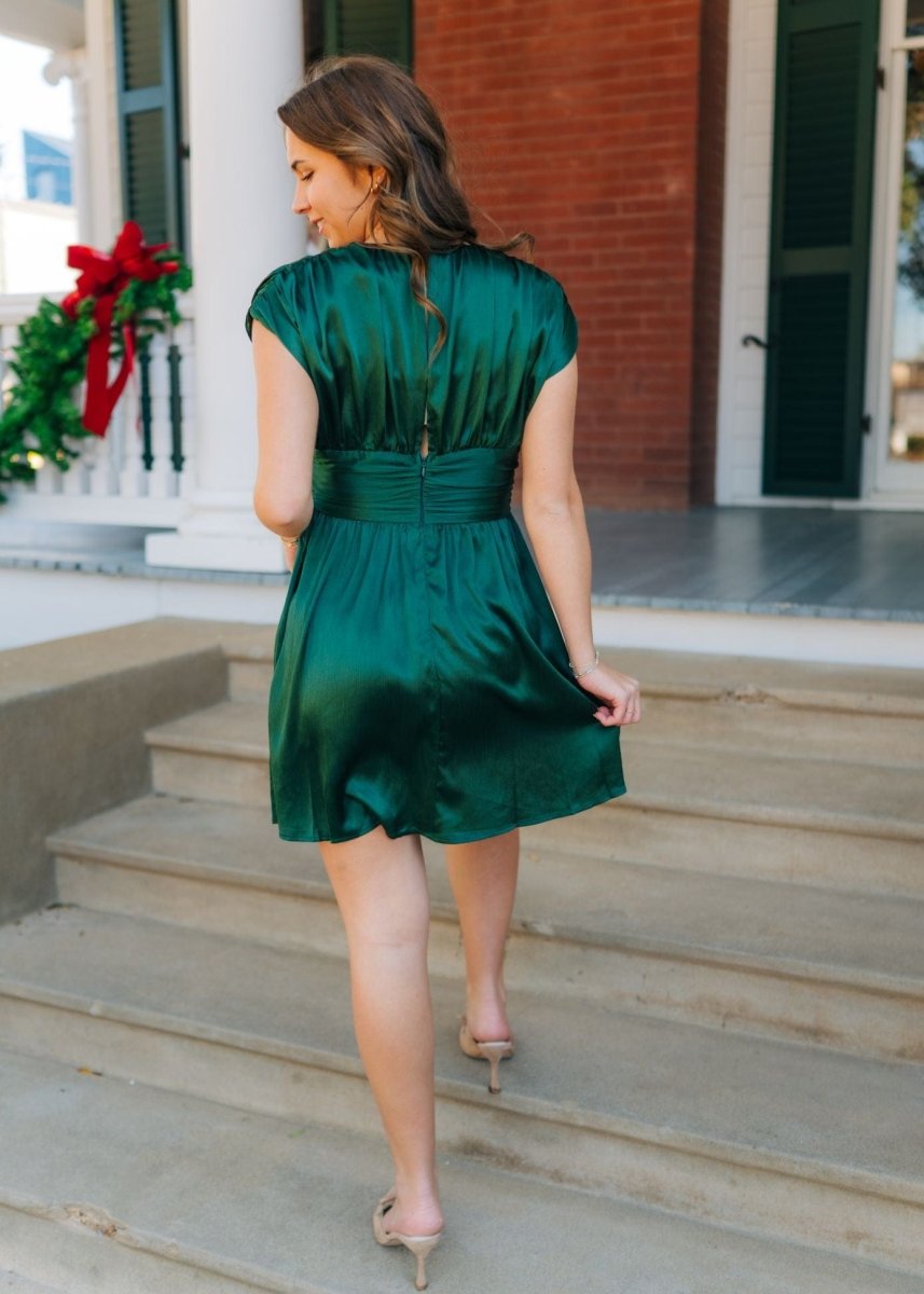 ROUND NECK SLEEVELESS SATIN RUCHED FIT & FLARE MINI DRESS L / Green ROUND NECK SLEEVELESS SATIN RUCHED FIT & FLARE MINI DRESS L / Green