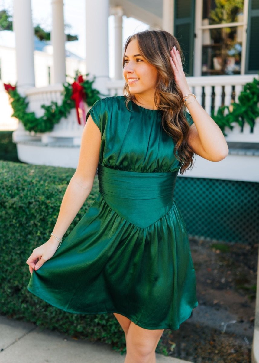 ROUND NECK SLEEVELESS SATIN RUCHED FIT & FLARE MINI DRESS L / Green ROUND NECK SLEEVELESS SATIN RUCHED FIT & FLARE MINI DRESS L / Green