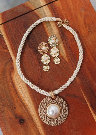 Rope Pearl Pendant Necklace | Select Trends Boutique