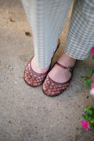 Brown Buckle Strap Jelly Flats