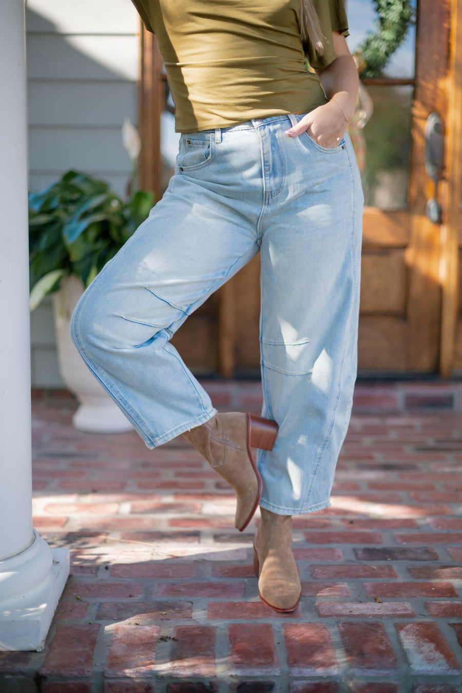 Light Wash Barrel Jeans